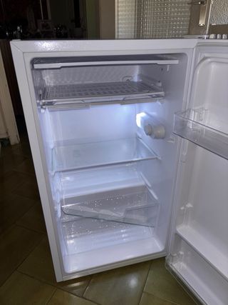 Mini nevera OK. (Averiado)