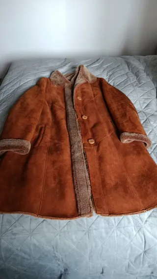 Abrigo de piel marrón