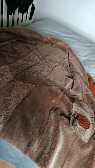 Abrigo de piel marrón