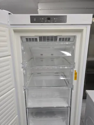 Congelador Vertical Whirlpool No Frost