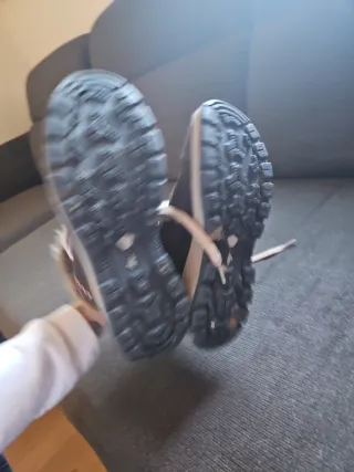 Botas de montaña mujer marrones y grises