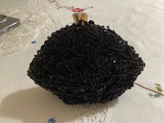 Bolso de fiesta negro con pedrería