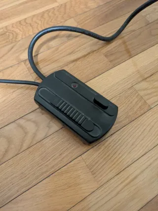 Lámpara de pie moderna negra