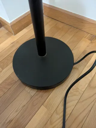 Lámpara de pie moderna negra