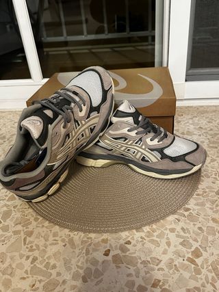 Asics Gel colores marron,gris y beig muy comodas