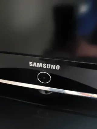 Televisor Samsung Negro. No tiene mando.