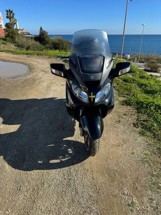 Suzuki Burgman 650 Executive Negra