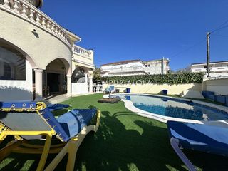 Casa en venta en Empuriabrava en Castelló d´Empúries