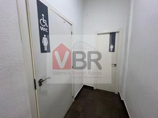 Local comercial en alquiler en L´Amistat en Valencia