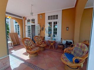 Chalet en venta en Novelda