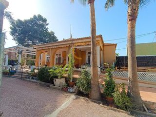 Chalet en venta en Novelda