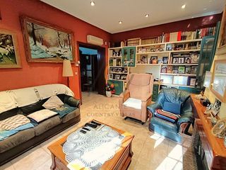 Chalet en venta en Novelda