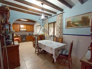 Chalet en venta en Novelda