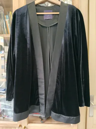 Americana terciopelo negro de Violeta by Mango