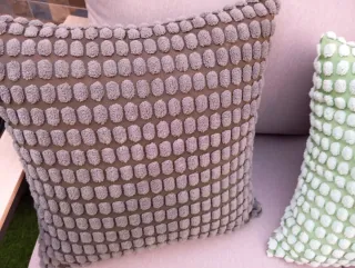 4 Cojines Decorativos con relleno incluido. 50x50