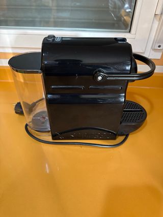 Cafetera Nespresso DeLonghi Negra