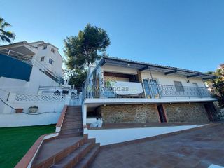 Chalet en venta en Santa Coloma de Cervelló