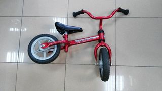 Bicicleta Chicco sin pedales roja