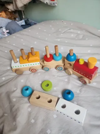 Tren de madera para apilar