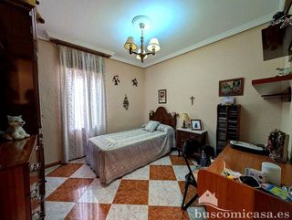 Piso en alquiler en Linares