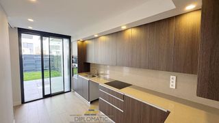 Casa adosada en alquiler en Simancas en Madrid