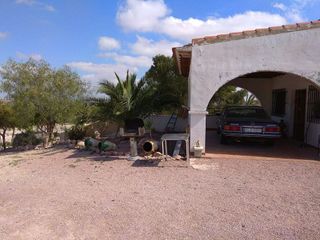 Chalet en venta en Novelda