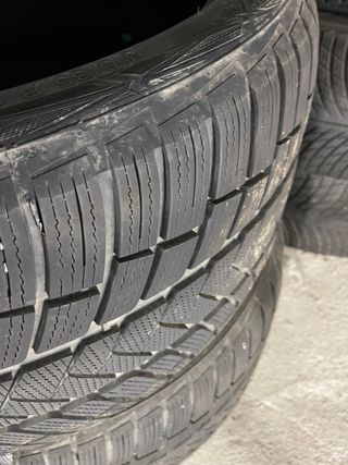 2 Neumáticos Invierno Vredestein 275/40 R21 107W