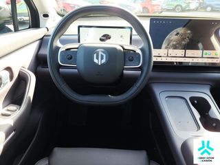 Leapmotor C10  C10 REEV 28.4 kWh  Auto Design