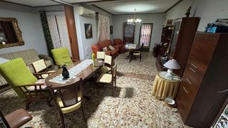 Chalet en venta en Linares