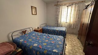 Chalet en venta en Linares