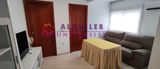 Piso en alquiler en El Plantinar - Felipe II - Tiro de Línea en Sevilla