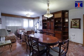 Piso en venta en Los Remedios en Sevilla