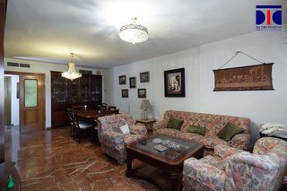 Piso en venta en Los Remedios en Sevilla