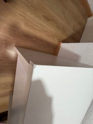 Mesa de escritorio blanca