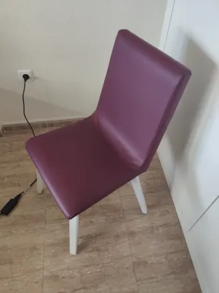 Mesa de cristal con 6 sillas granate