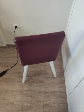 Mesa de cristal con 6 sillas granate