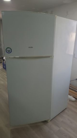 Nevera grande 70 cm ancho