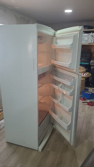 Nevera grande 70 cm ancho