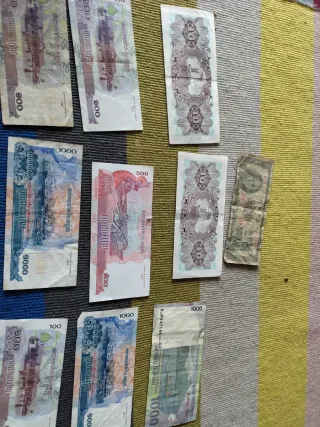 Billetes antiguos España y Asia.