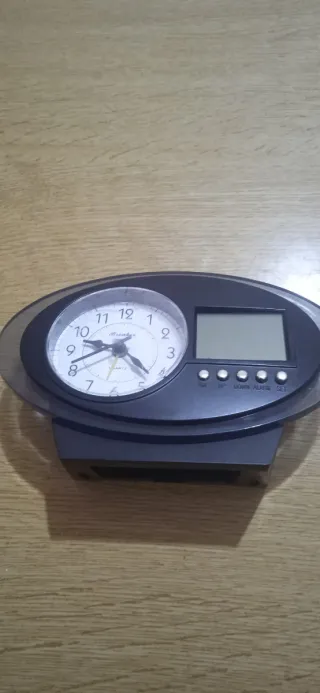 Orologio da tavolo con sveglia