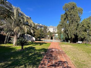Piso en alquiler en El Mayorazgo - El Limonar en Málaga