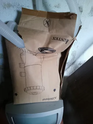 Bomba de agua para piscina nueva en su caja