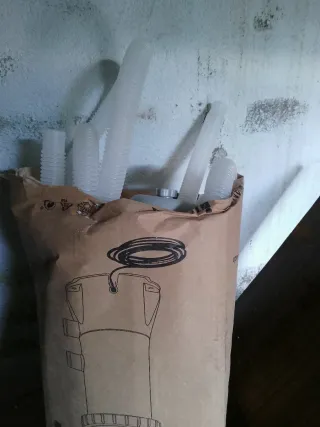 Bomba de agua para piscina nueva en su caja