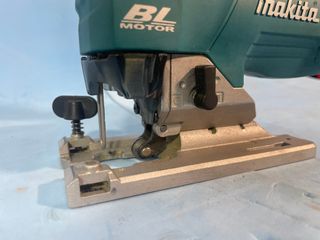 Makita Sierra Caladora 18V Batería
