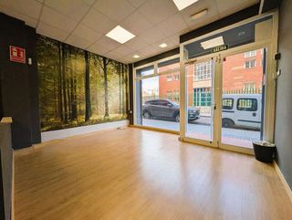 Local comercial en alquiler en La Granja en Zaragoza