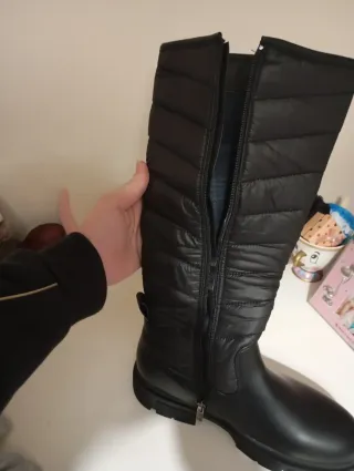 Botas nuevas con etiqueta en caja original