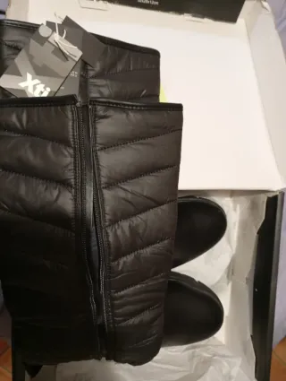 Botas nuevas con etiqueta en caja original