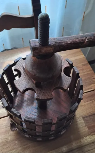 PRENSA RUSTICA BOTELLERO