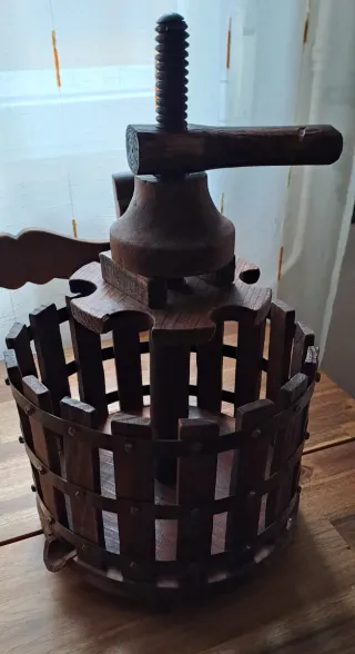 PRENSA RUSTICA BOTELLERO