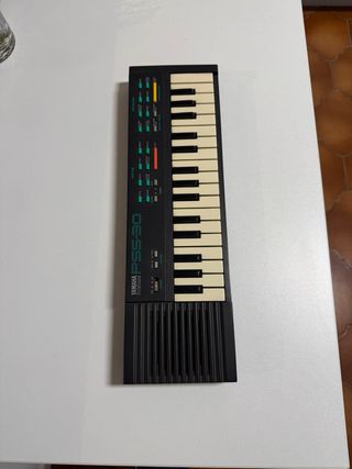 Piano Yamaha PSS-30